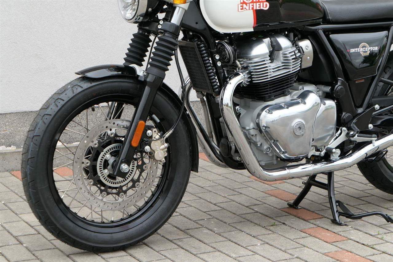 Royal Enfield Interceptor 650 Twin Black Pearl Odpočet Dph Novinka 2023 2023 Na Prodej 8560